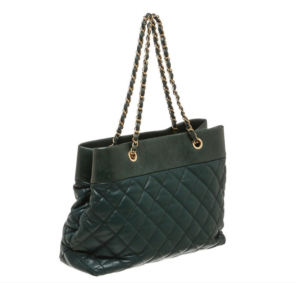 Chanel - Authenticated Shopper Handbag - Leather Green Plain for Women, Good Condition