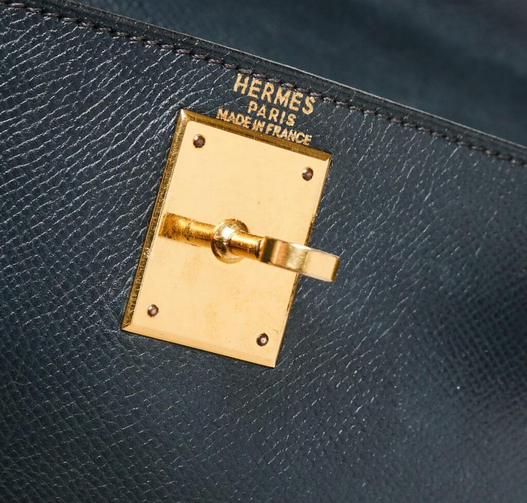 Kelly 28 leather handbag Hermès Navy in Leather - 35212991