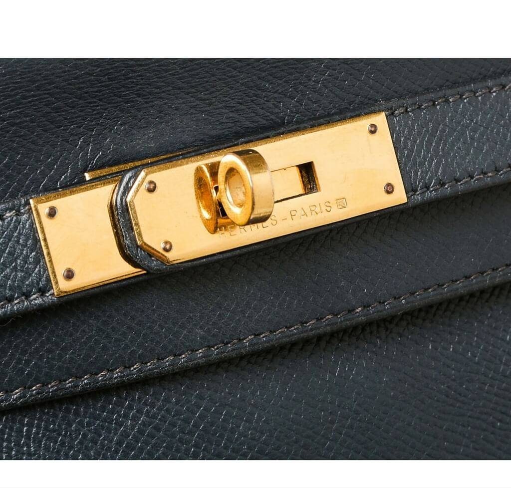 Kelly 28 leather handbag Hermès Navy in Leather - 34558498