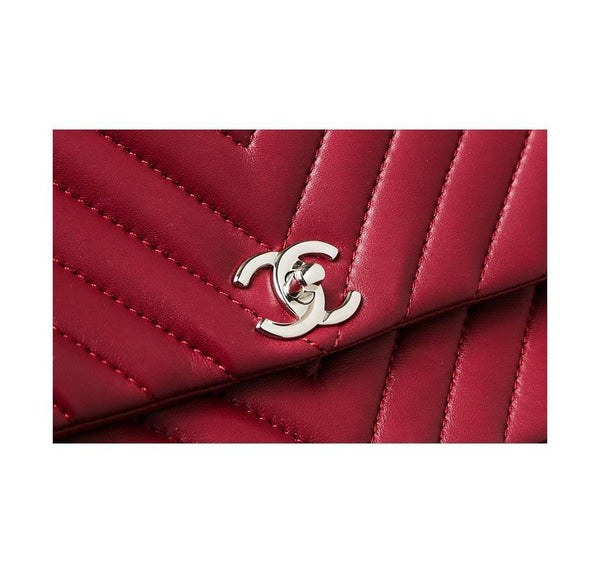 chanel jumbo classic flap bag burgundy used logo